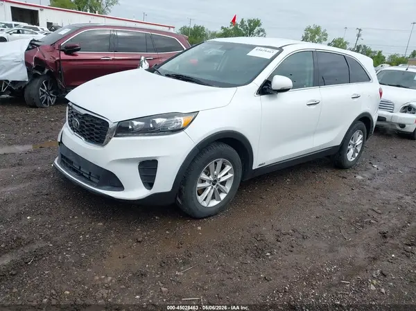 5XYPGDA52KG565231 2019 KIA SORENTO - Image 2