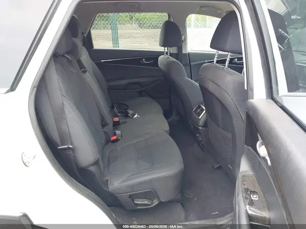 5XYPGDA52KG565231 2019 KIA SORENTO - Image 8