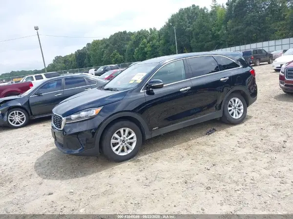 5XYPGDA52KG573121 2019 KIA SORENTO - Image 2