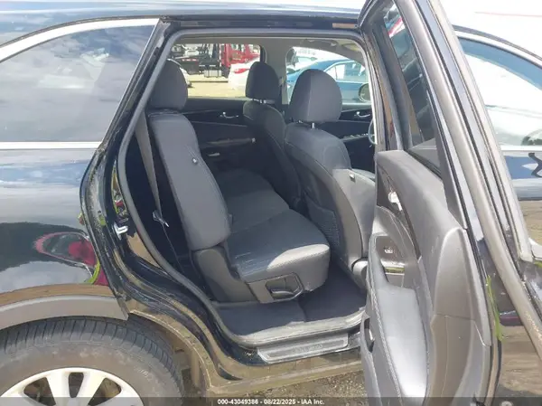 5XYPGDA52KG573121 2019 KIA SORENTO - Image 8
