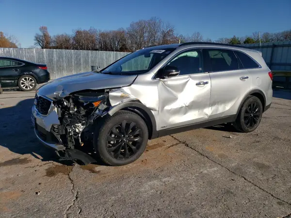 5XYPGDA52KG584037 2019 KIA SORENTO - Image 1