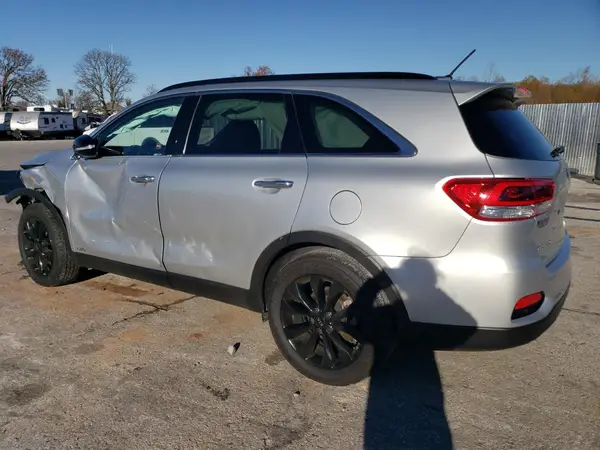 5XYPGDA52KG584037 2019 KIA SORENTO - Image 2