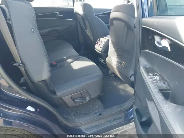 5XYPGDA52KG602679 2019 KIA SORENTO - Image 8