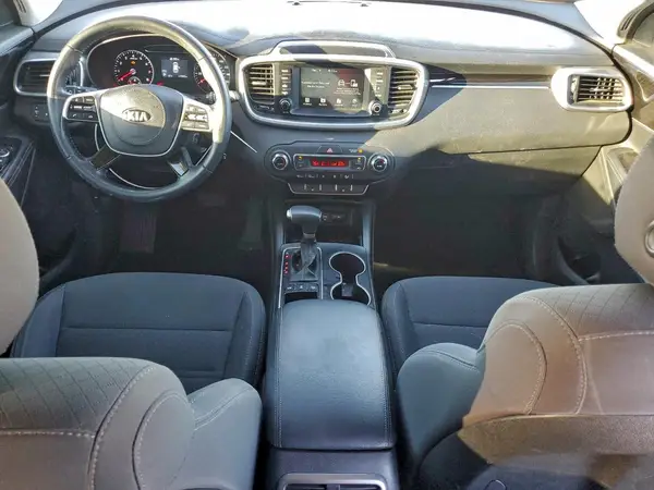 5XYPGDA52KG604965 2019 KIA SORENTO - Image 8