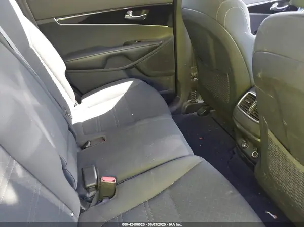 5XYPGDA52LG695673 2020 KIA SORENTO - Image 8