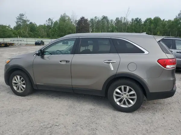 5XYPGDA53GG007606 2016 KIA SORENTO - Image 2