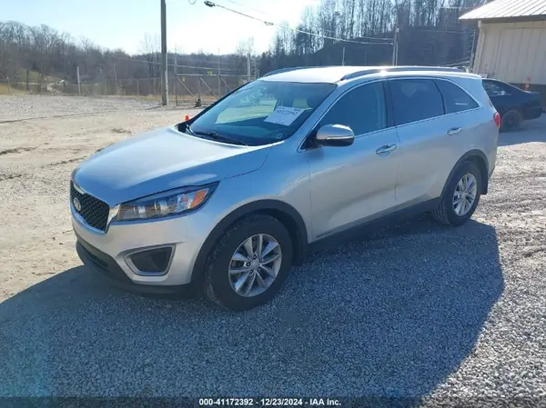 5XYPGDA53GG009436 2016 KIA SORENTO - Image 2