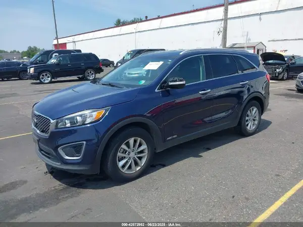 5XYPGDA53GG012823 2016 KIA SORENTO - Image 2
