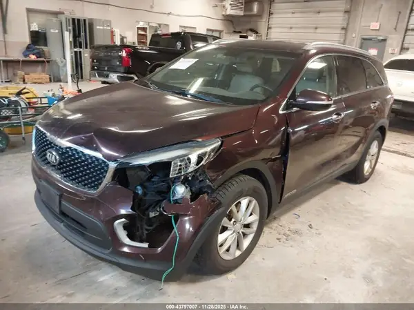 5XYPGDA53GG038743 2016 KIA SORENTO - Image 2
