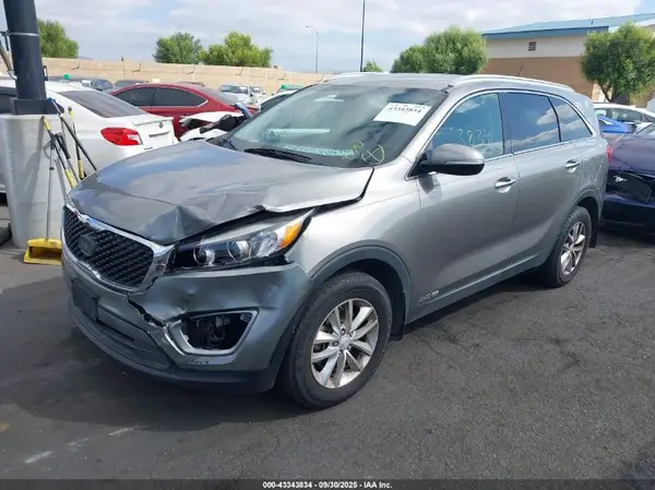 5XYPGDA53GG104661 2016 KIA SORENTO - Image 2