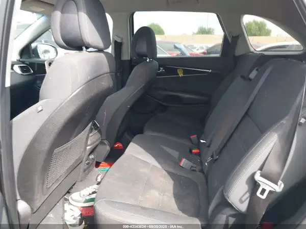 5XYPGDA53GG104661 2016 KIA SORENTO - Image 8