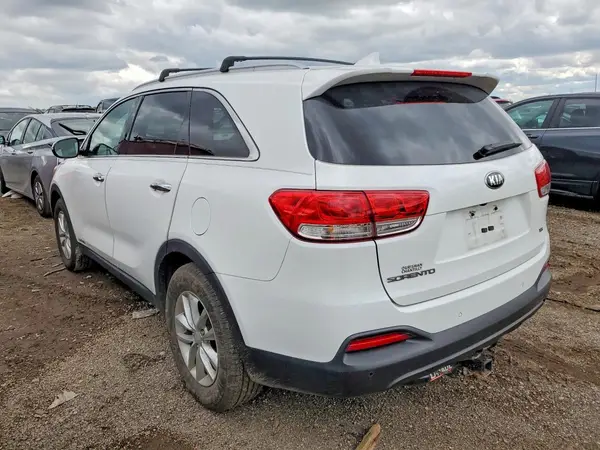 5XYPGDA53GG109200 2016 KIA SORENTO - Image 2