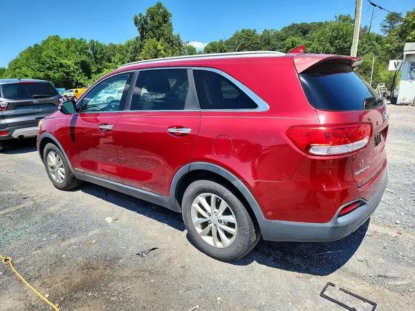 5XYPGDA53GG109682 2016 KIA SORENTO - Image 2
