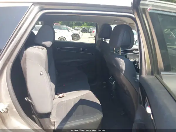 5XYPGDA53GG130564 2016 KIA SORENTO - Image 8