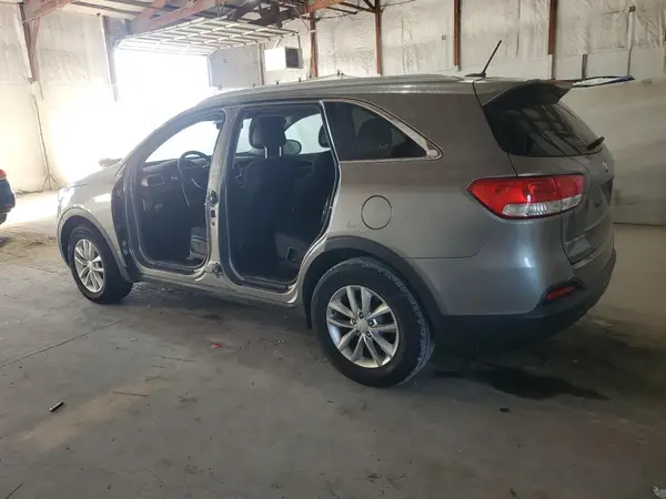 5XYPGDA53GG130984 2016 KIA SORENTO - Image 2