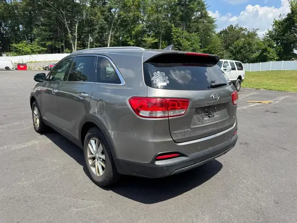 5XYPGDA53GG136087 2016 KIA SORENTO - Image 2
