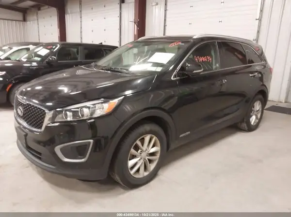 5XYPGDA53GG138986 2016 KIA SORENTO - Image 2