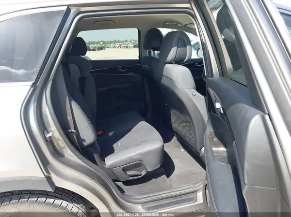 5XYPGDA53GG177545 2016 KIA SORENTO - Image 8