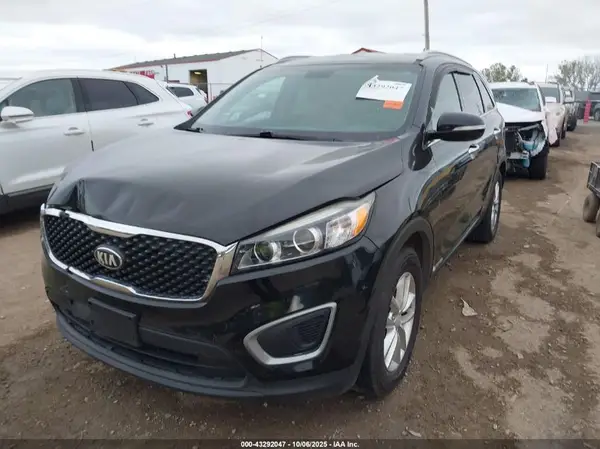 5XYPGDA53GG180610 2016 KIA SORENTO - Image 2