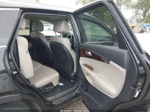 5XYPGDA53GG180610 2016 KIA SORENTO - Image 8