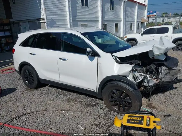 5XYPGDA53HG185999 2017 KIA SORENTO - Image 1