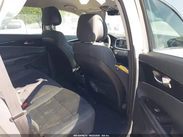 5XYPGDA53HG185999 2017 KIA SORENTO - Image 8
