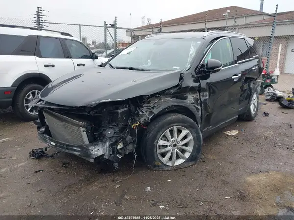 5XYPGDA53HG195741 2017 KIA SORENTO - Image 2