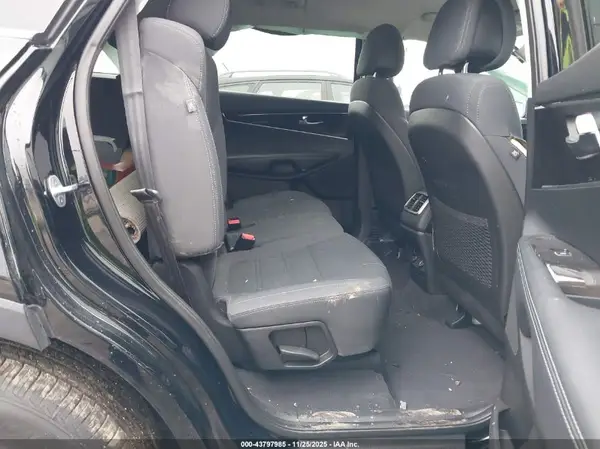 5XYPGDA53HG195741 2017 KIA SORENTO - Image 8