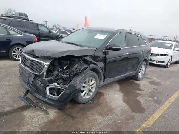 5XYPGDA53HG198283 2017 KIA SORENTO - Image 2