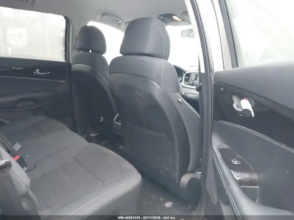 5XYPGDA53HG202493 2017 KIA SORENTO - Image 8