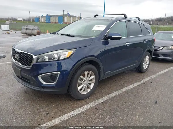 5XYPGDA53HG208861 2017 KIA SORENTO - Image 2