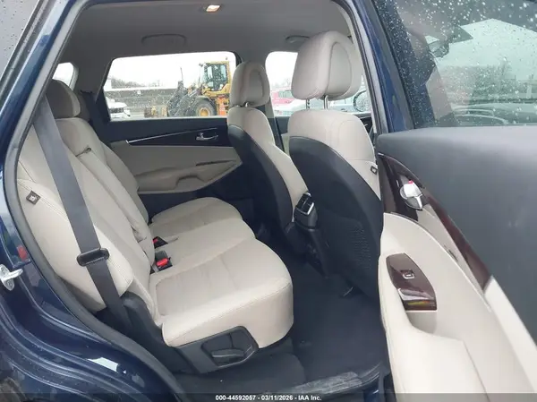 5XYPGDA53HG208861 2017 KIA SORENTO - Image 8