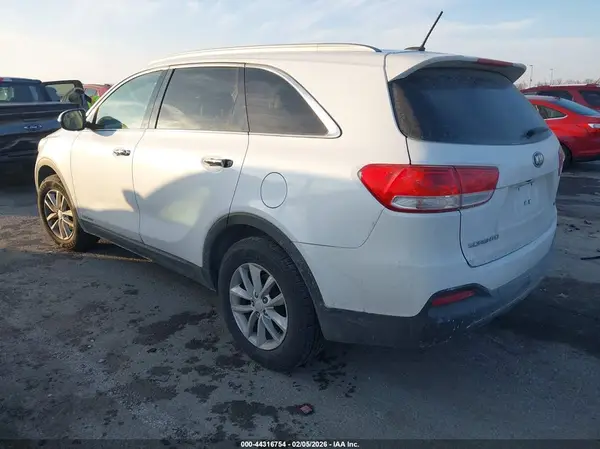 5XYPGDA53HG211470 2017 KIA SORENTO - Image 2
