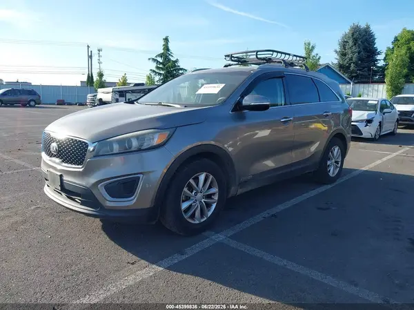 5XYPGDA53HG217544 2017 KIA SORENTO - Image 2