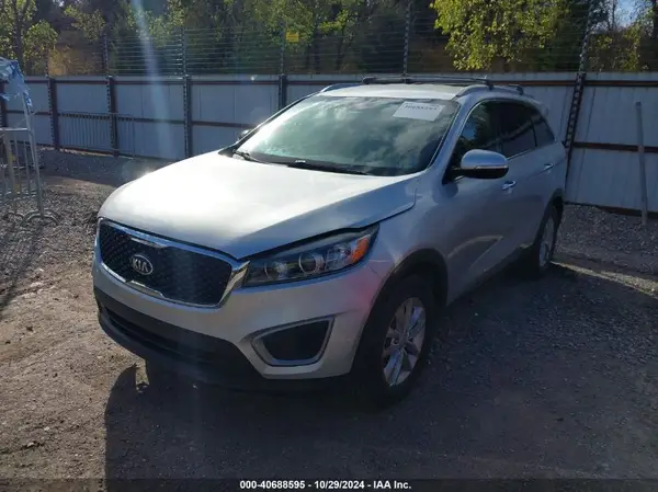 5XYPGDA53HG219780 2017 KIA SORENTO - Image 2