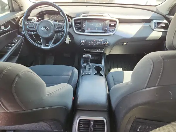 5XYPGDA53HG220203 2017 KIA SORENTO - Image 8