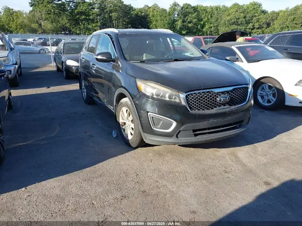 5XYPGDA53HG223778 2017 KIA SORENTO - Image 1