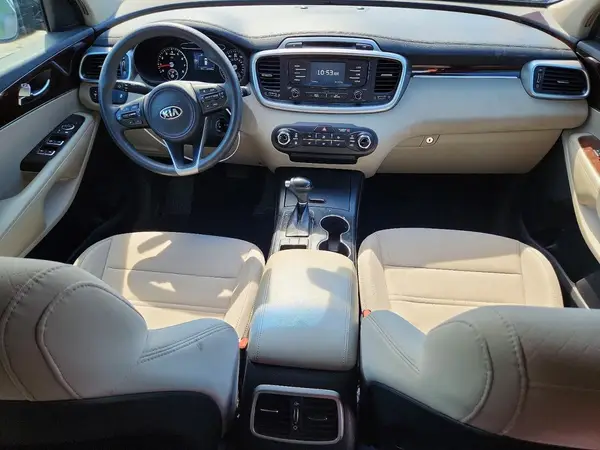 5XYPGDA53HG223909 2017 KIA SORENTO - Image 8