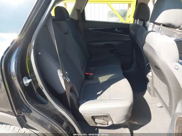 5XYPGDA53HG227183 2017 KIA SORENTO - Image 8