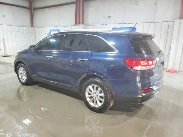 5XYPGDA53HG228558 2017 KIA SORENTO - Image 2