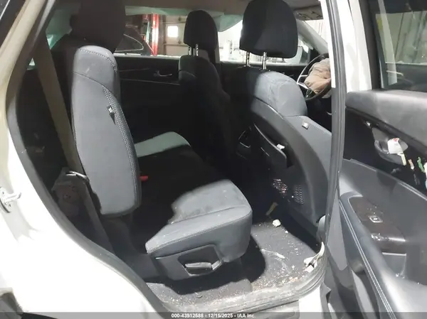 5XYPGDA53HG228754 2017 KIA SORENTO - Image 8