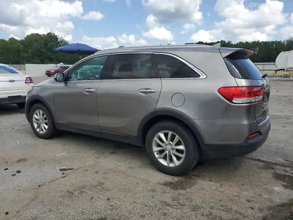 5XYPGDA53HG235168 2017 KIA SORENTO - Image 2