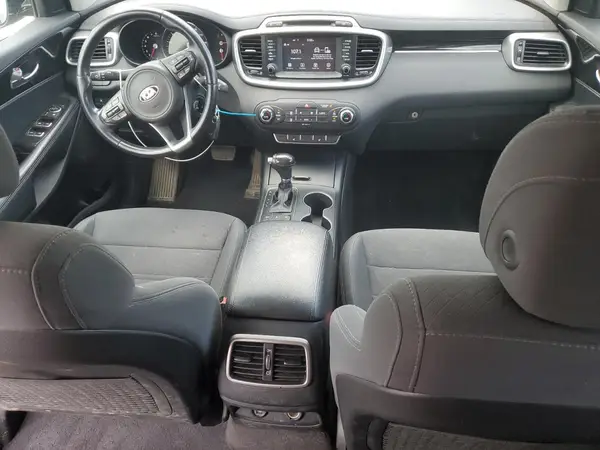 5XYPGDA53HG235168 2017 KIA SORENTO - Image 8