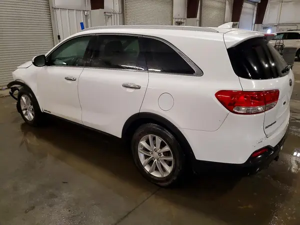5XYPGDA53HG240550 2017 KIA SORENTO - Image 2