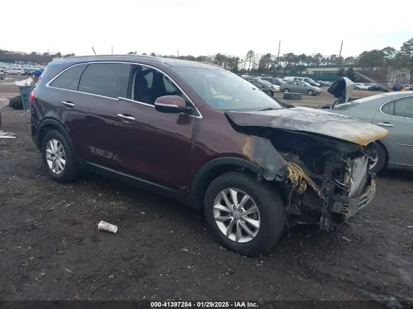 5XYPGDA53HG240970 2017 KIA SORENTO - Image 1