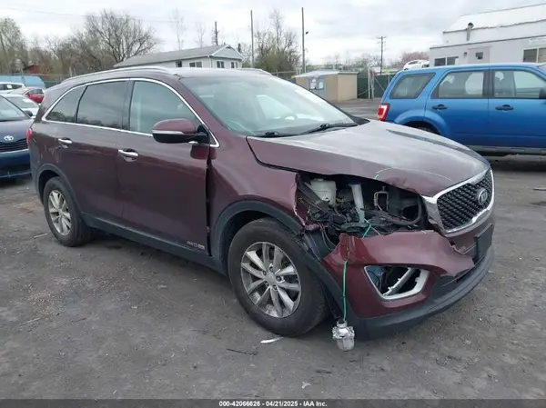5XYPGDA53HG243044 2017 KIA SORENTO - Image 1