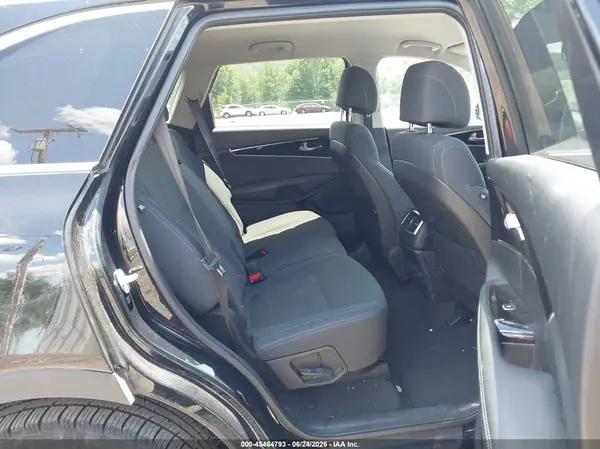 5XYPGDA53HG280658 2017 KIA SORENTO - Image 8