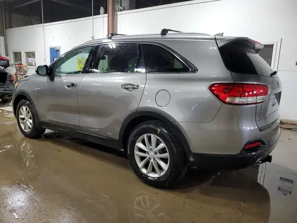 5XYPGDA53HG306420 2017 KIA SORENTO - Image 2