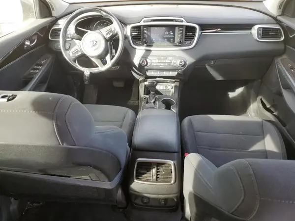5XYPGDA53HG306563 2017 KIA SORENTO - Image 8
