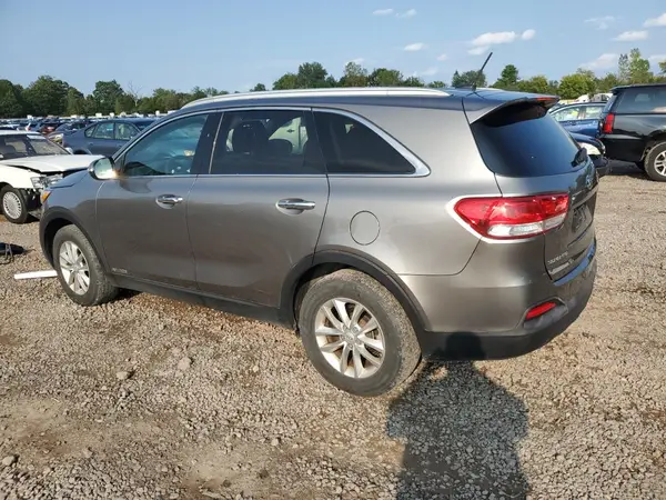 5XYPGDA53HG306580 2017 KIA SORENTO - Image 2